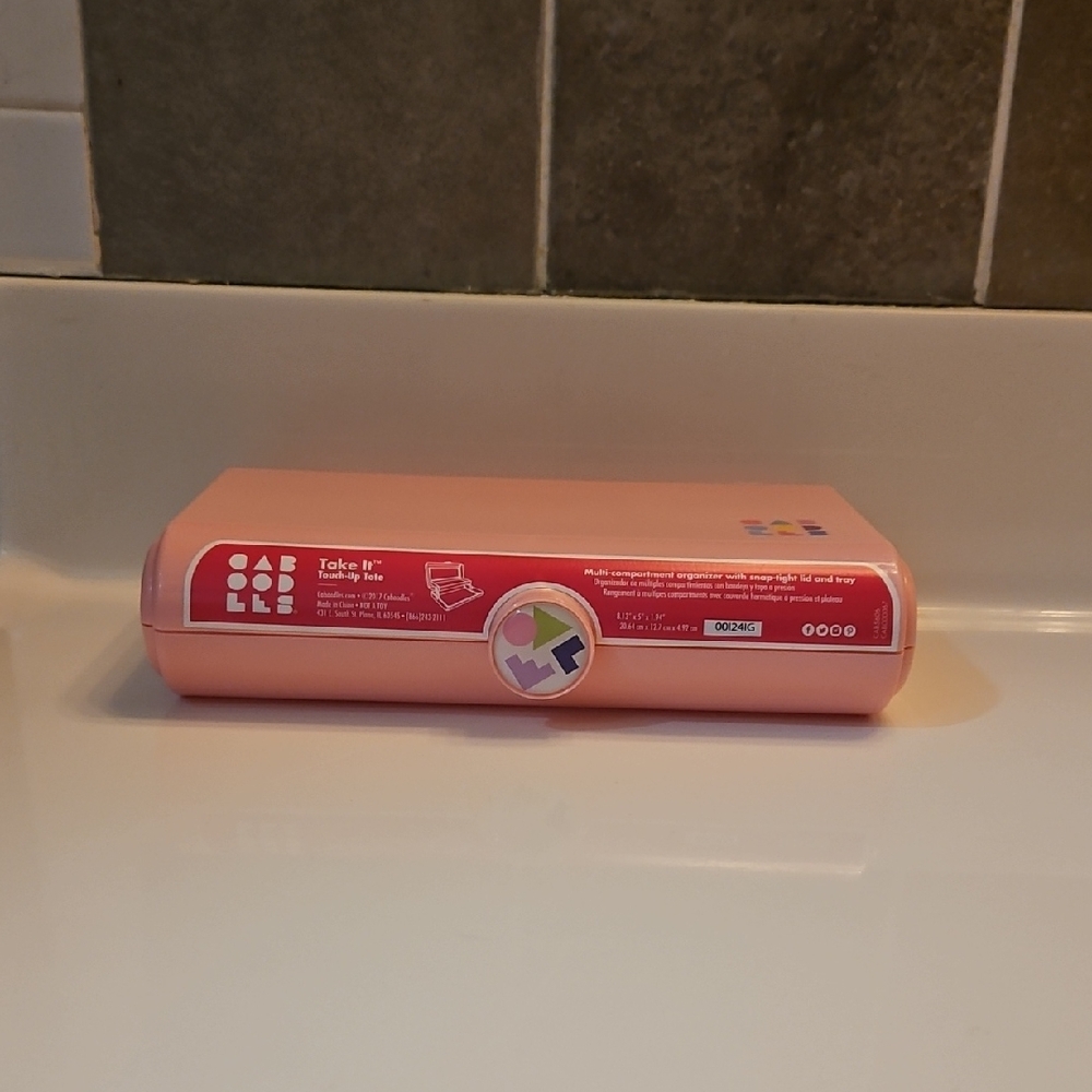 NIB Caboodles Pretty In Pink Take It Touch Up Tote Caddy